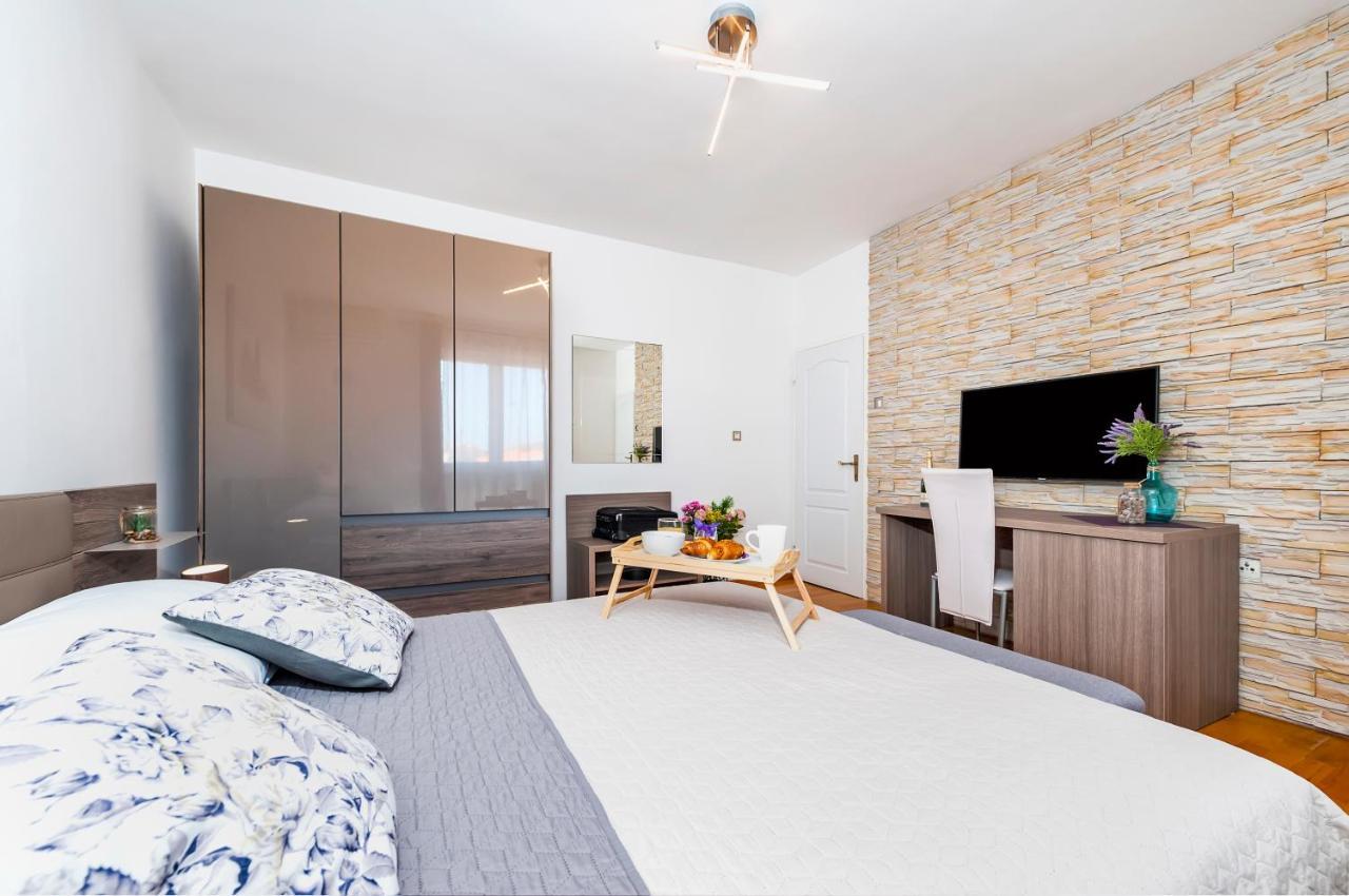 Apartment & Rooms Graciela Rovinj Exterior photo