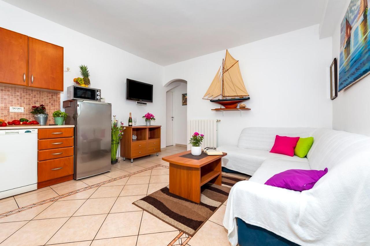 Apartment & Rooms Graciela Rovinj Exterior photo