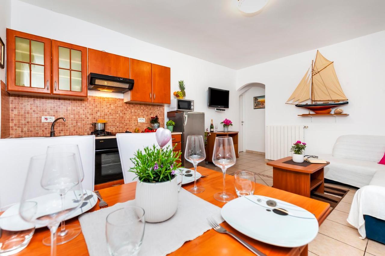 Apartment & Rooms Graciela Rovinj Exterior photo