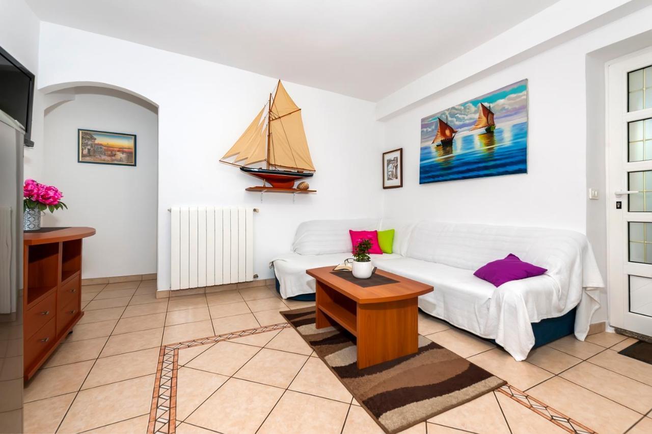 Apartment & Rooms Graciela Rovinj Exterior photo