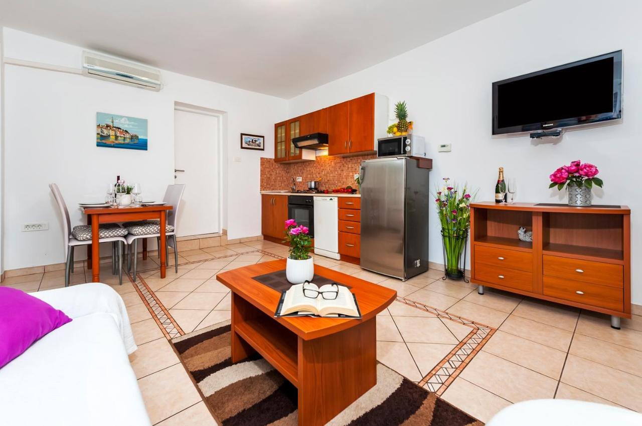 Apartment & Rooms Graciela Rovinj Exterior photo